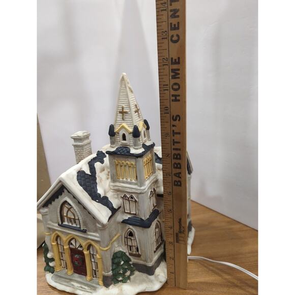 Village Square Porcelain Lighted Church 1995 Christmas Mervyns - Picture 13 of 15
